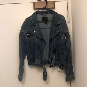 Fashion Nova Denim Jacket w/attached belt szXL